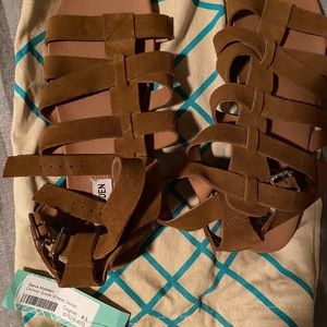 Steve Madden Delmar Suede Strappy Sandal